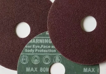 Làm thế nào để chiều cao của đĩa mài bằng nhựa ảnh hưởng đến sự phân bố áp su...